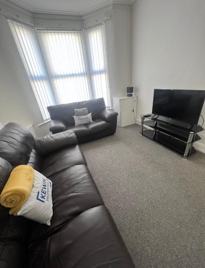 فيلا Large 3 Bed - 10 Mins To Centre ليفربول المظهر الخارجي الصورة