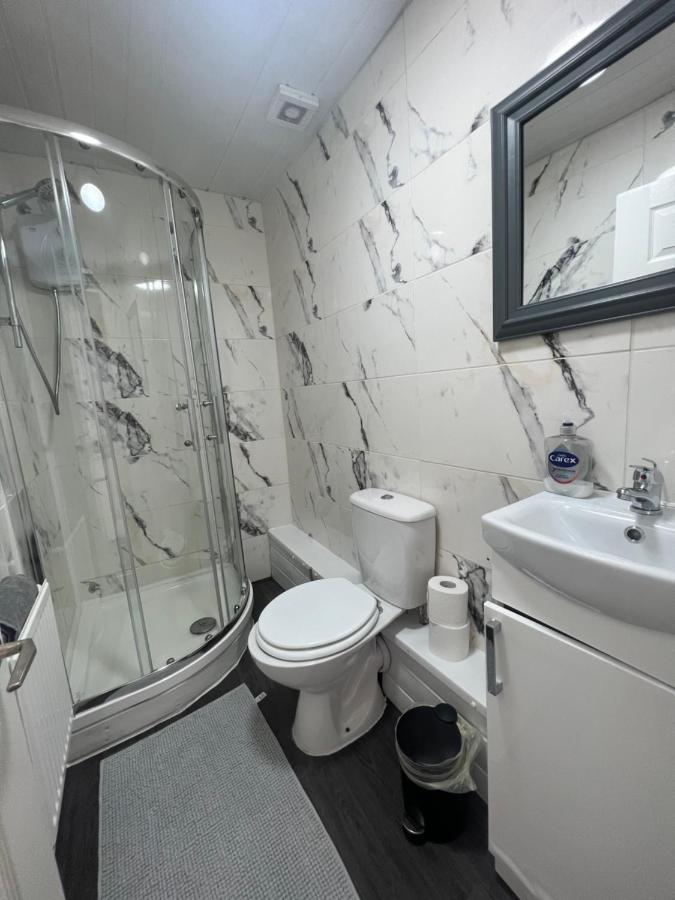 فيلا Large 3 Bed - 10 Mins To Centre ليفربول المظهر الخارجي الصورة